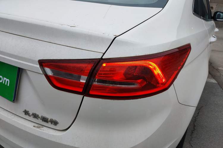 Used Ford Escort 2015 1.5L Manual Comfort Model
