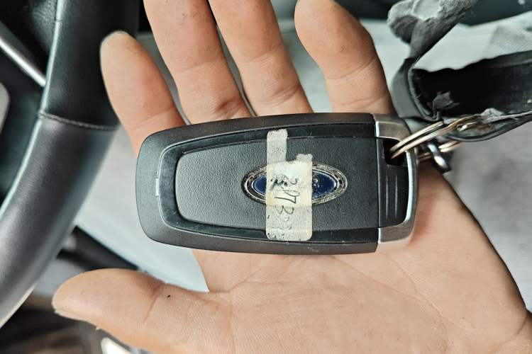 Used Ford Edge 2018 EcoBoost 245 Two-Wheel-Drive Titanium 7-Seater China V Standard Vehicle Key