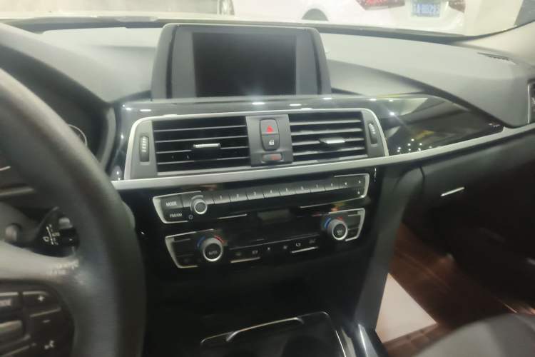 Used BMW 3 Series 2017 318Li Fashion Model