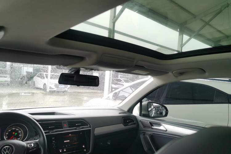 Used Volkswagen Tiguan L 2021 330TSI Automatic Two-Wheel Drive Smart Edition Headliner