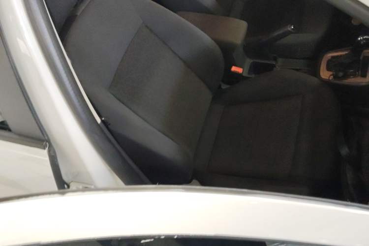 Used Volkswagen Lavida 2013 Revised Classic 1.6L Automatic Fashion Edition Right Front Seat