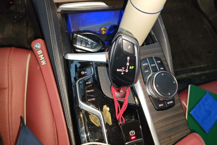 Used BMW 5 Series 2023 530Li Leading Edition Luxury Package Gear Lever