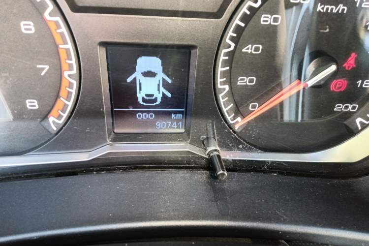 Used Haval H5 Classic 2016 Classic Edition 2.0T Manual 4x4 Prestige Model Odometer Close Up