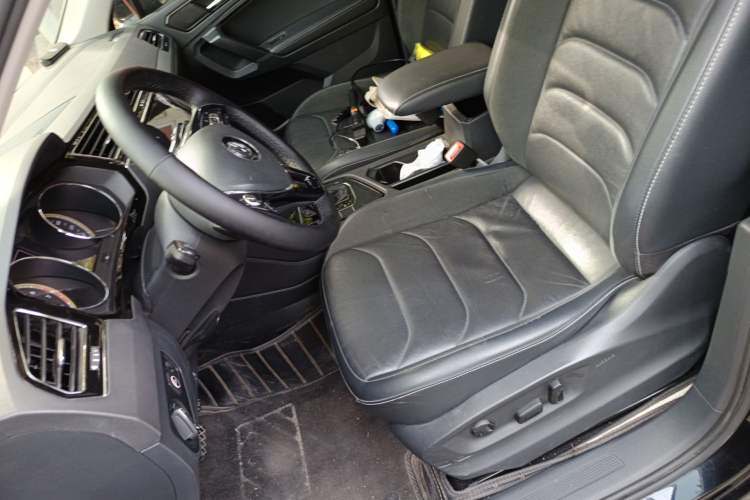 Used Volkswagen Tiguan L 2020 330TSI Automatic Two-Wheel Drive Panoramic Comfort Edition China VI Standard Left Front Seat