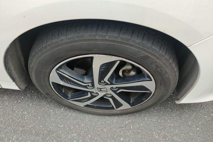 Used Honda Odyssey 2017 2.4L Smart Edition Right Front Wheel Hub