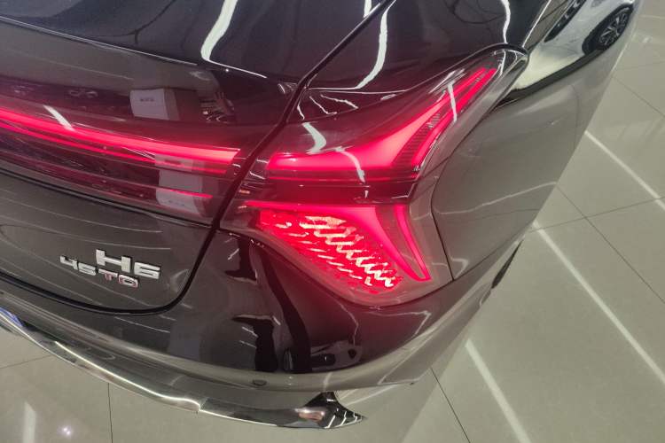 Used Hongqi H6 2023 2.0T ZhiShang Version