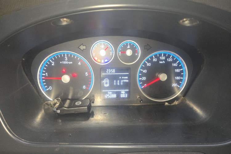 Used Foton Toano 2021 2.0T Manual Tongtu Extended-Wheelbase Mid-Roof 5/6/7-Seater 4F20TC3