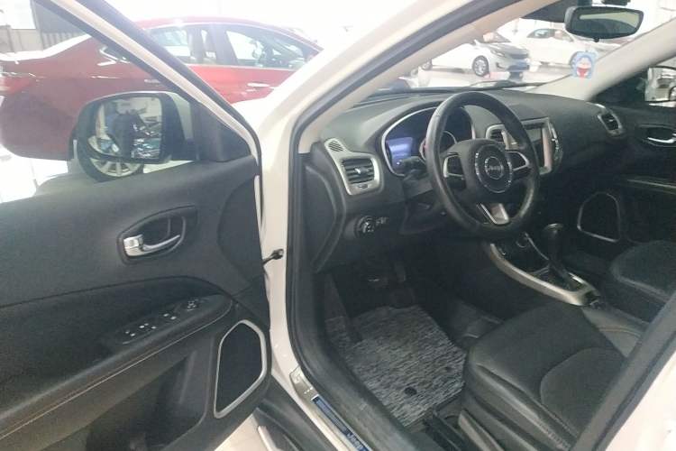 Used Jeep Compass 2017 200T Automatic Family Edition