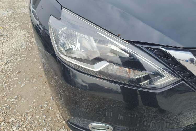 Used Nissan Sylphy 2016 1.6 XL CVT Deluxe Edition Right Front Headlight