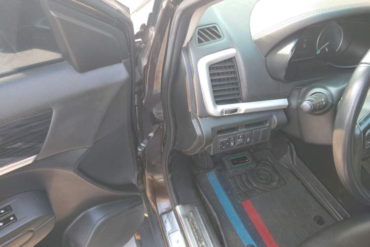 Used Dongfeng Aeolus AX7 2016 2.0L Automatic Zhiyi Trim