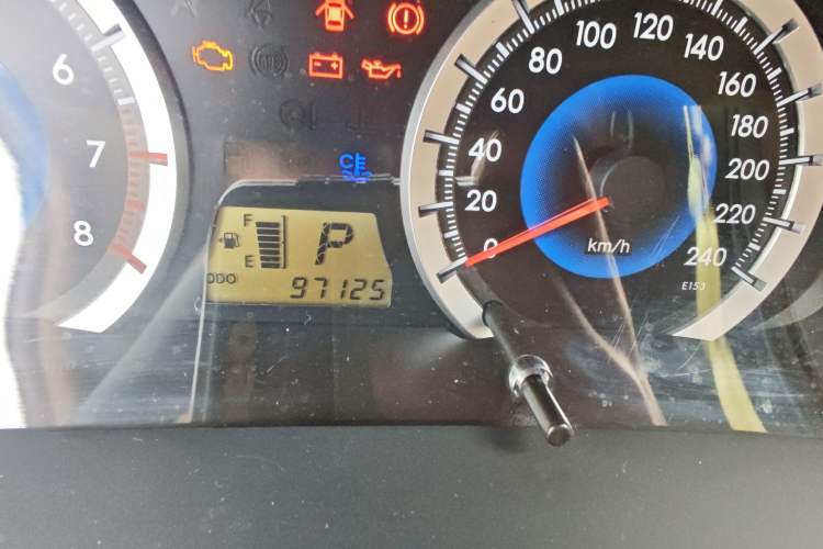 Used Toyota Corolla EX 2013 1.6L Automatic Luxury Edition Odometer Close Up