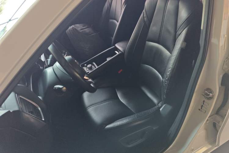 Used Mazda 3 Axela 2017 Sedan 2.0L Automatic Prestige Model China V Standard
