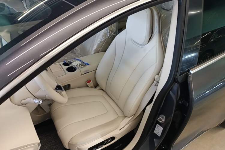 Used Hima Luxeed R7 2024 All-Electric 667 km Max