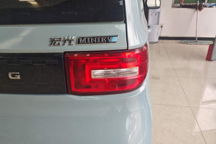 Used Wuling Hongguang MINIEV 2020 Zizai Version Lithium-NMC Right Rear Taillight