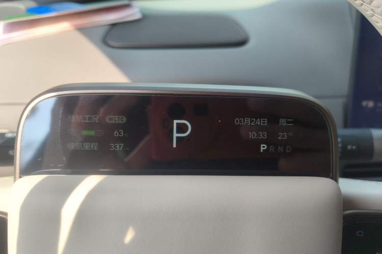 Used Li Auto i6 2025 Model Four-Wheel-Drive Standard Type
