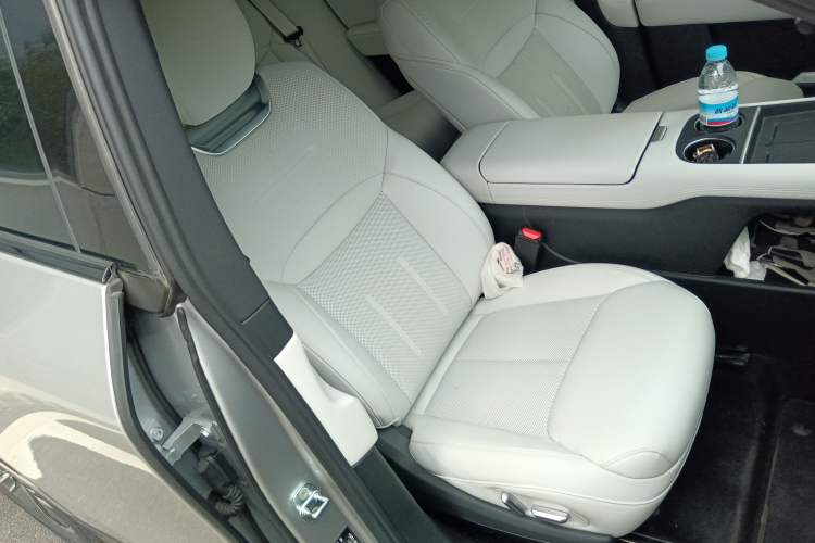 Used XPeng G6 2023 580 Long-Range Pro Right Front Seat