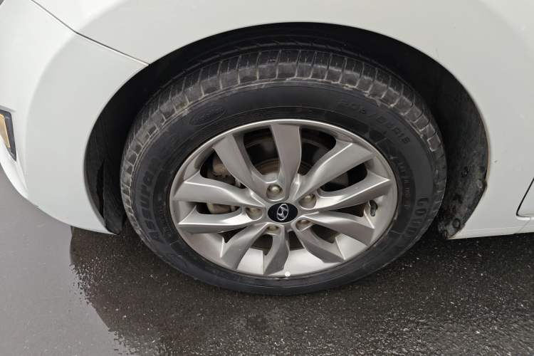 Used Hyundai Elantra (5th Generation / Langdong) 2015 1.6L Automatic Fashion Model