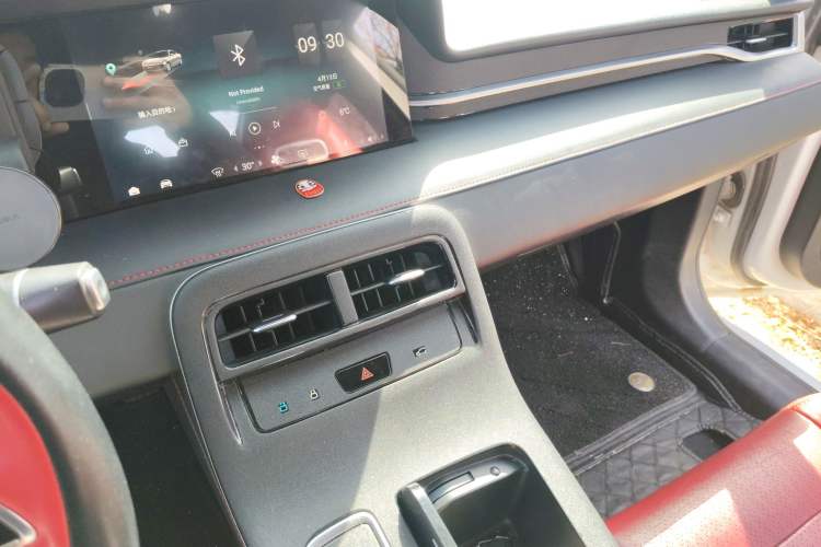 Used Leapmotor S01 2019 380 Pro Audio And AC Panel