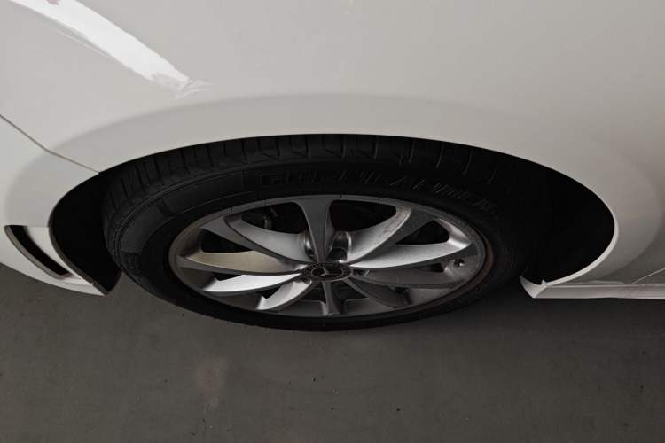 Used Mercedes-Benz A-Class 2022 Restyled A 200 L Sport Sedan Dynamic Version Left Front Wheel Hub