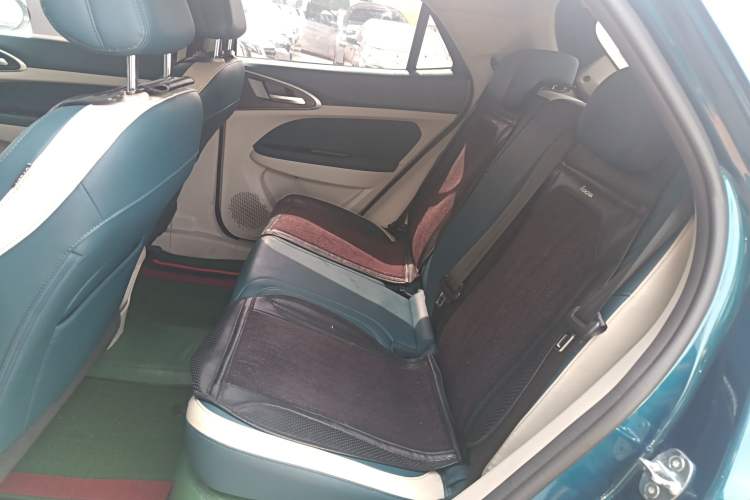 Used ORA Good Cat 2023 401 km Standard Range Luxury Version Lithium Iron Phosphate
