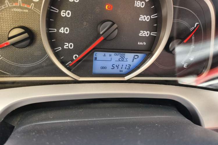 Used Toyota RAV4 2019 2.0L CVT Two-Wheel Drive Comfort Edition China VI Standard Odometer Close Up