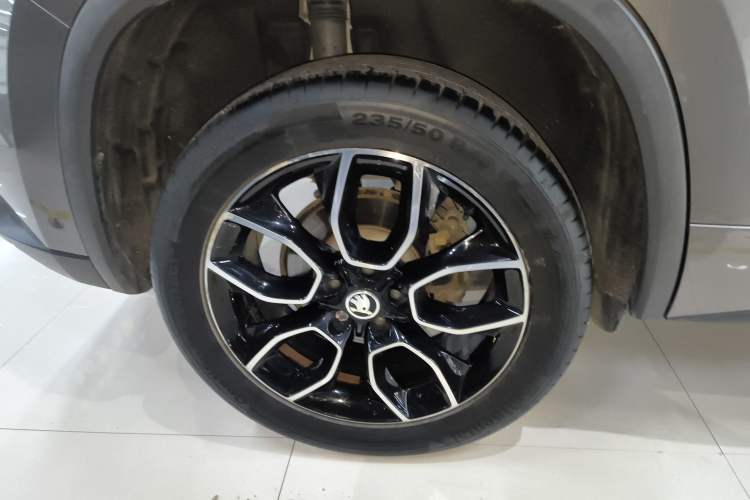 Used Skoda Kodiaq GT 2019 TSI330 Two-Wheel-Drive Luxury Edition China VI Standard Right Rear Wheel Hub