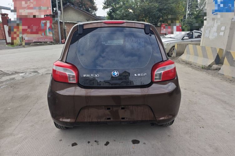 Used Venucia R30 2014 1.2L Manual Enjoyment Edition
