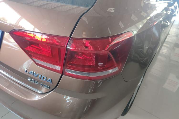 Used Volkswagen Gran Lavida 2015 230TSI DSG Comfort Edition
