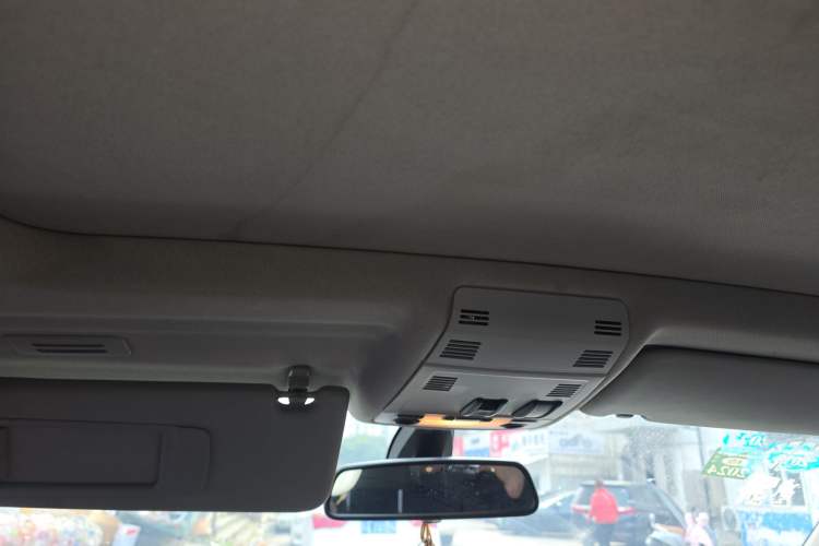 Used BMW X1 2015 sDrive18i Leading Edition
