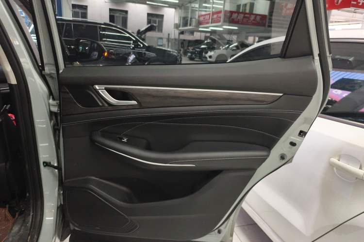 Used Dongfeng Fengon 580 2022 1.5T Automatic Enjoyment Model
