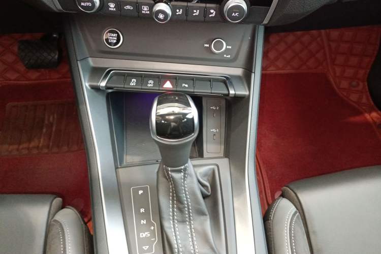 Used Audi Q3 Sportback 2022 40 TFSI Fashion Model Gear Lever