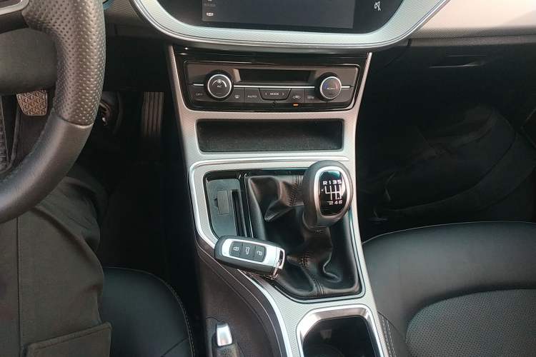 Used Geely Auto Emgrand GL 2018 1.8L Manual Elite Smart Connectivity Version
