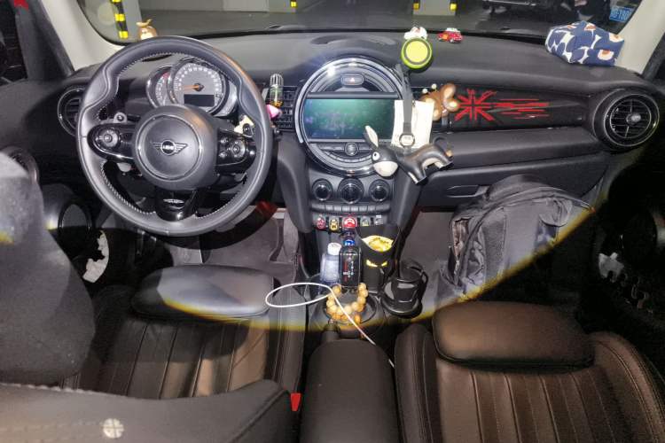 Used MINI 2019 2.0T COOPER S Artist Five-Door Edition Center Console