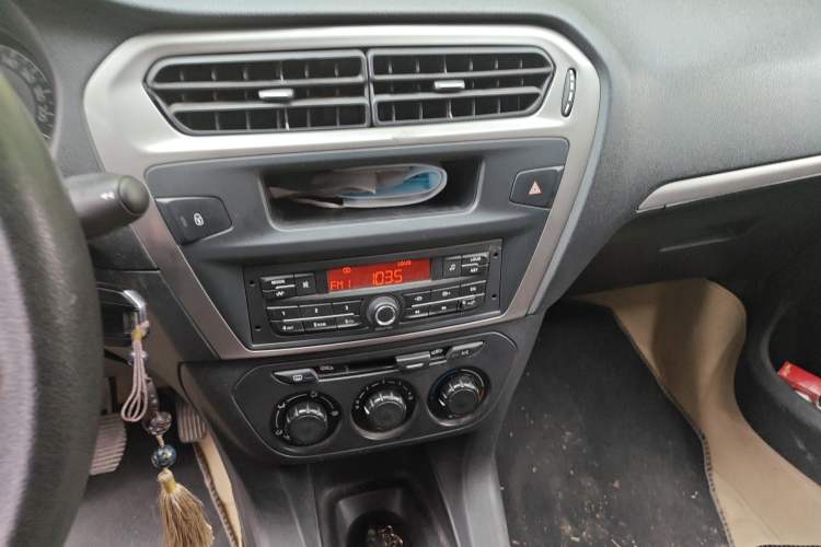 Used Peugeot 301 2014 1.6L Manual Comfort Edition Audio And AC Panel