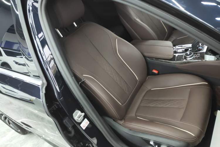 Used BMW 5 Series 2022 Second Facelift 525Li M Sport Package
