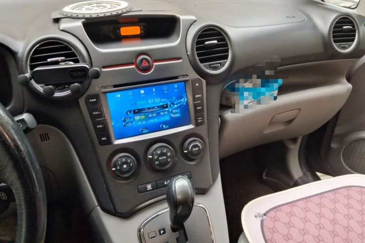 Used Kia Carens 2011 2.0L 7-Seater Automatic Standard Edition
