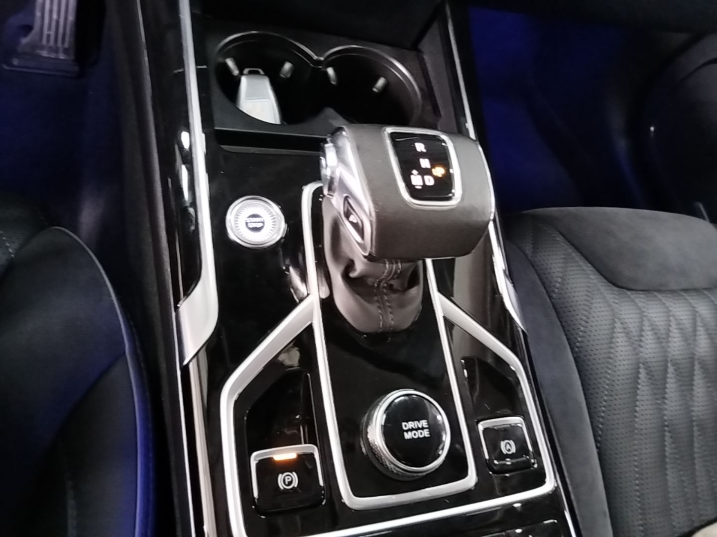 Hongqi HS5 2022 Facelifted Version 2.0T Smart Connect Flagship All-Wheel-Drive Edition — снимка 16