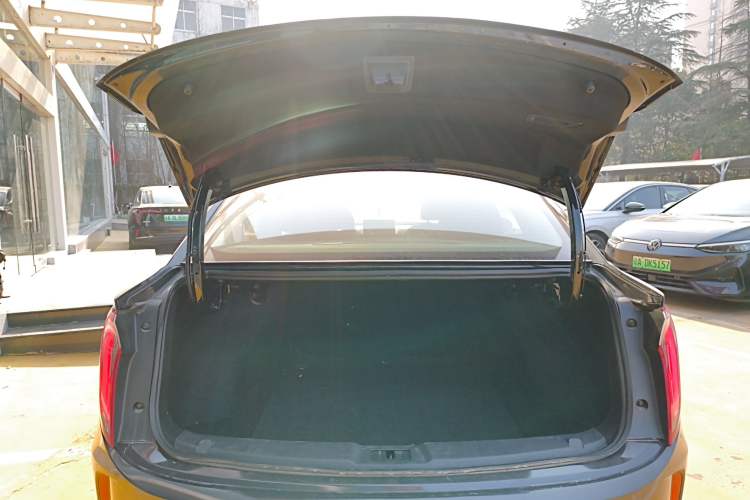 Used Hongqi E-QM5 2023 Revised Version Basic Travel Edition
