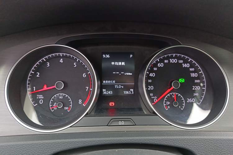 Used Volkswagen Golf 2016 230TSI Automatic Luxury Version Instrument Cluster