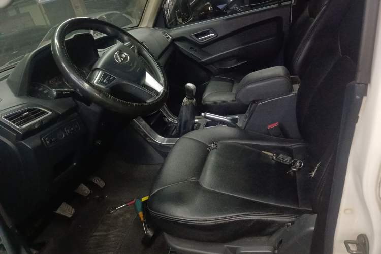 Used Leopaard Q6 2015 2.4L Manual Two-Wheel-Drive Elite Model