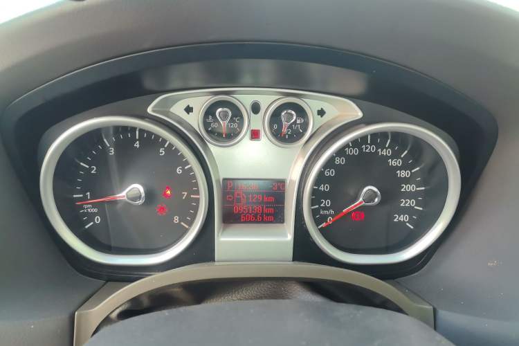 Used Ford Focus 2011 Sedan 1.8L Automatic Fashion Edition
