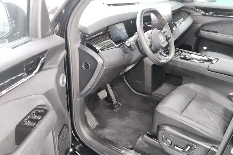 Used Zeekr 009 2024 Six-Seat Executive Version 4WD 140 kWh