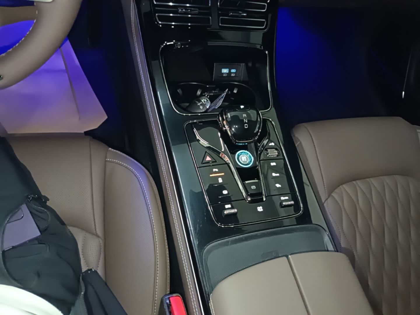 BYD Han 2023 EV Champion Edition 506KM Front-Wheel-Drive Premium Model — снимка 16