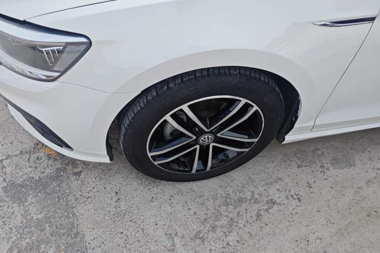 Used Volkswagen Lamando 2021 280TSI DSG Comfort Edition Left Front Wheel Hub