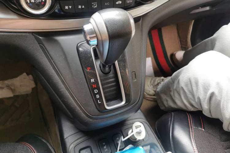 Used Honda CR-V 2015 2.4L four-wheel drive luxury version
