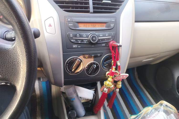 Used Venucia R50 2013 1.6L Manual Fashion Edition