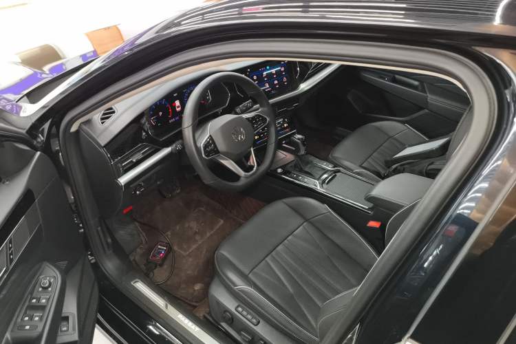 Used Volkswagen Passat 2023 Revised 380TSI Luxury Edition
