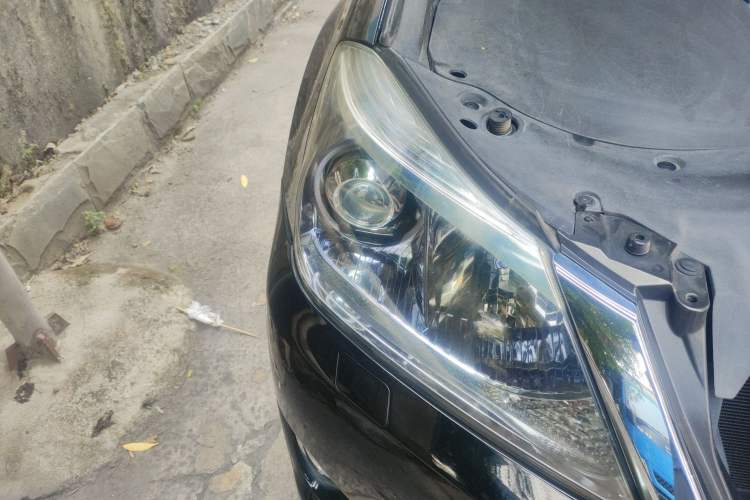 Used Toyota Crown 2012 2.5L Royal Right Front Headlight