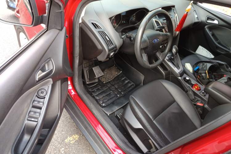 Used Ford Focus 2012 Hatchback 1.6L Automatic Comfort Model Driver Seat