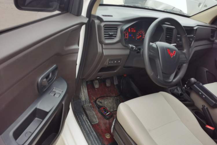 Used Wuling Hongguang V 2022 1.5L Jingqu Edition Electric-Assist LAR